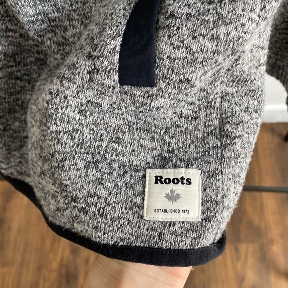 Roots Kids XL (Petite Adult) Jacket Sweater - Picture 4 of 4